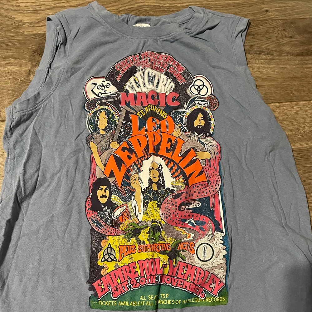 Led Zeppelin shirt !